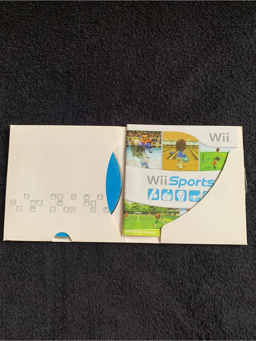 Original Nintendo Wii Sports featuring 5 Sports- Wii Game - Picture 3 of 6